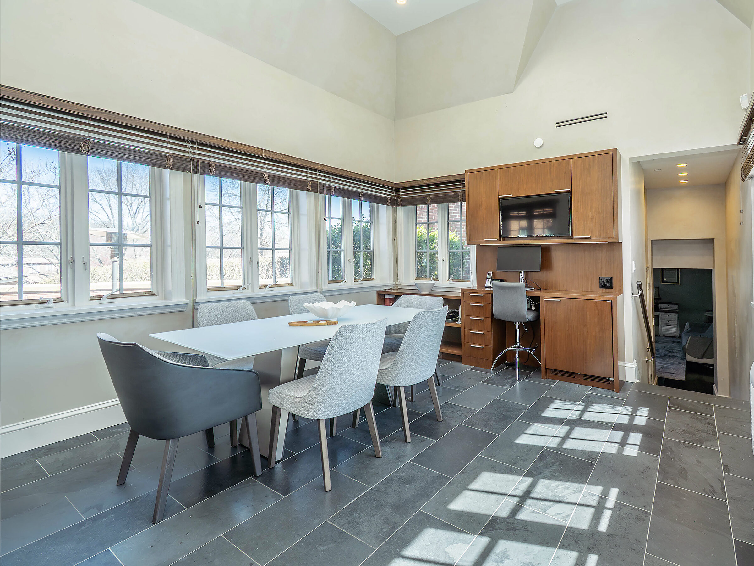  155 Estate Court, Roslyn Heights, NY, 11577 - 物件實景