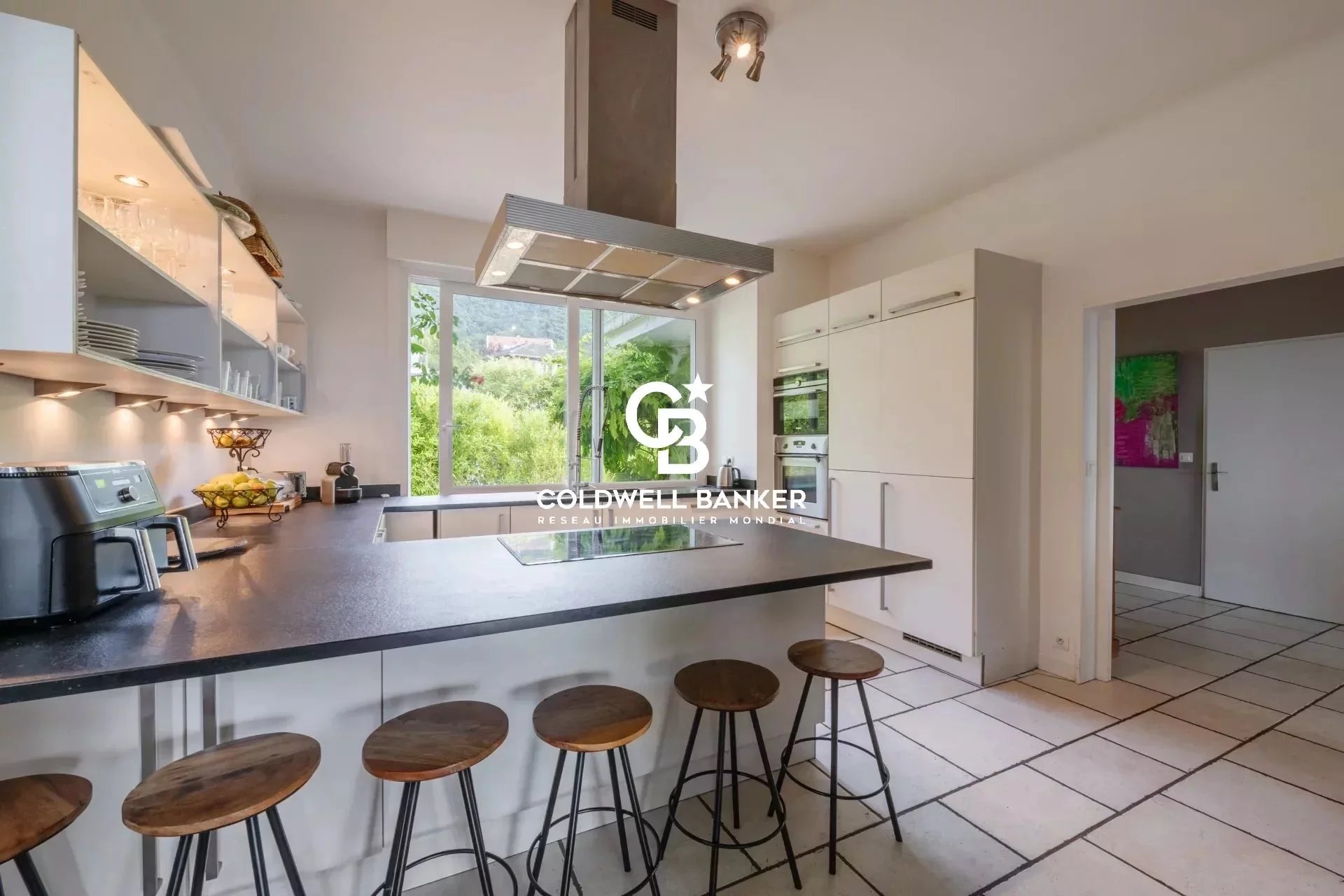 Collonges-sous-Salève, Auvergne-Rhône-Alpes, 74160, FR, 5 Bedrooms Bedrooms, ,10 BathroomsBathrooms,Residential,For Sale,1994633