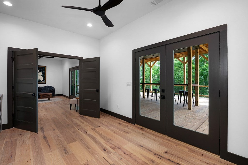 Ellijay, Georgia, 30540, United States, 3 Bedrooms Bedrooms, ,3 BathroomsBathrooms,Residential,For Sale,1840350