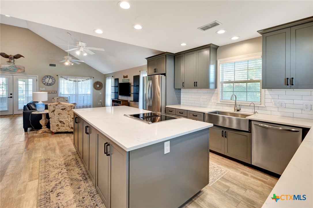 612 W Jackson Avenue, Port O'Connor, Texas, 77982, United States, 3 Bedrooms Bedrooms, ,3 BathroomsBathrooms,Residential,For Sale,612 W Jackson Avenue,1673246