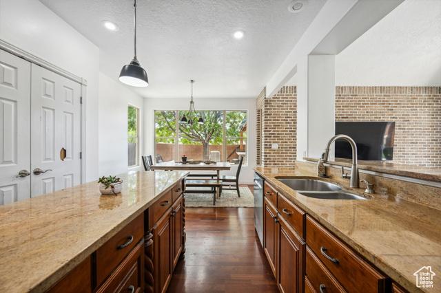 St. George, Utah, 84790, United States, 6 Bedrooms Bedrooms, ,5 BathroomsBathrooms,Residential,For Sale,1922816