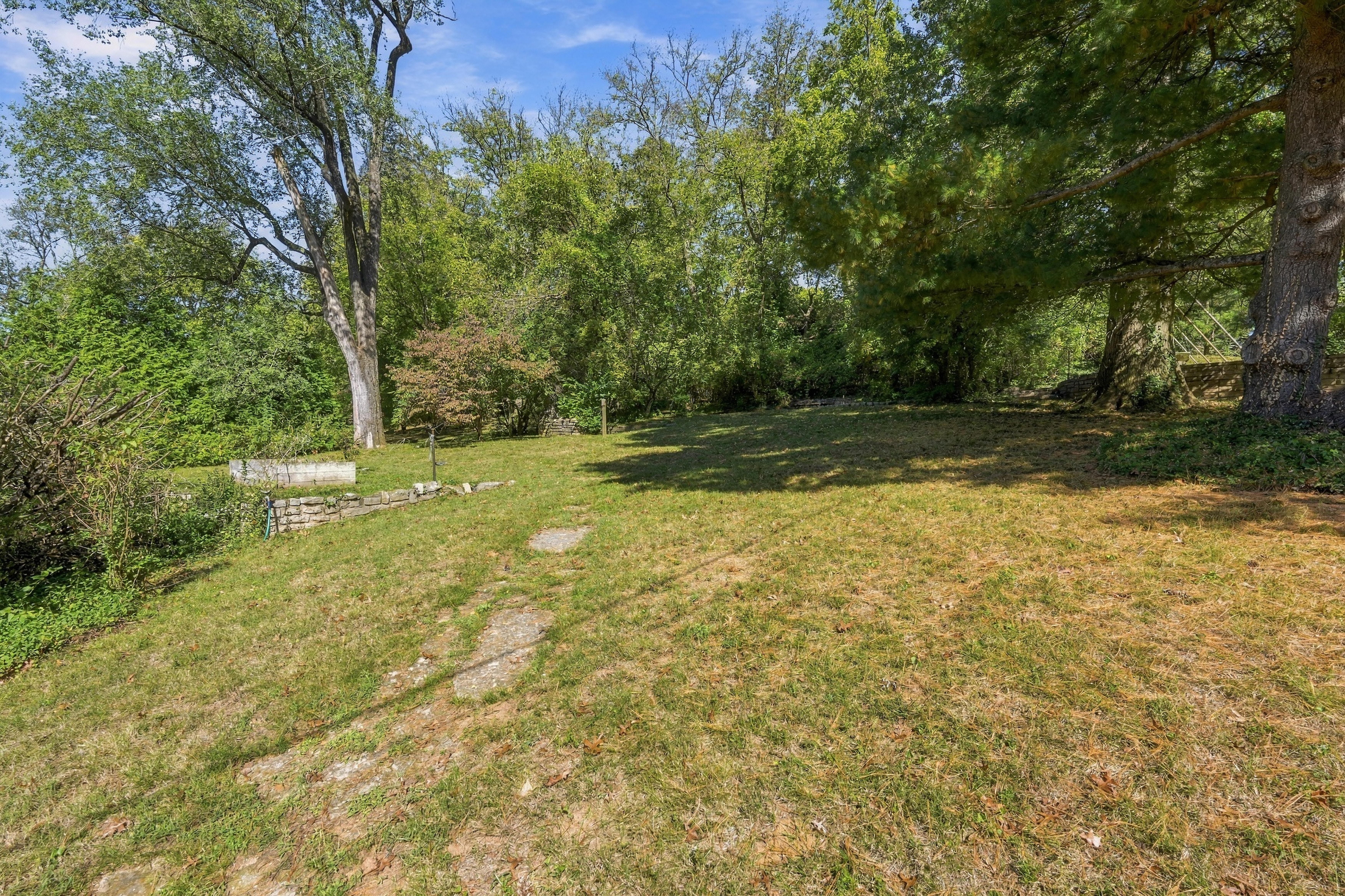  2501 Seneca Valley Road, Louisville, KY 40205 - 物件實景