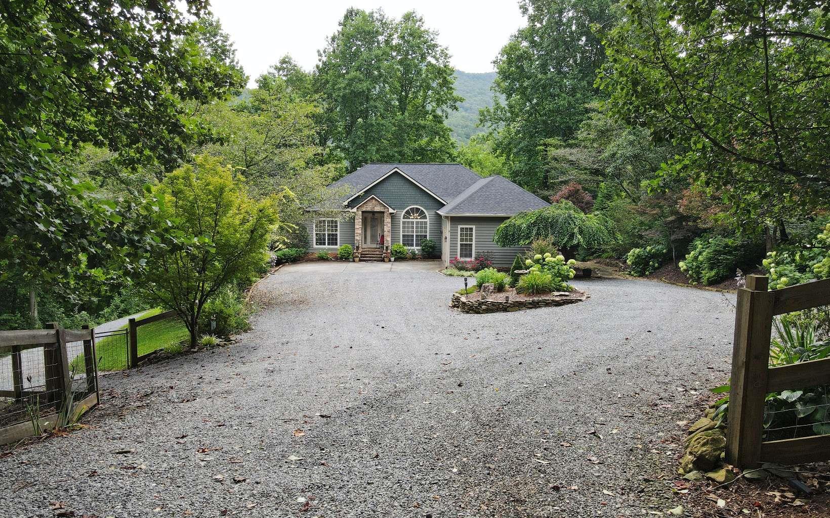 Hiawassee, Georgia, 30546, United States, 4 Bedrooms Bedrooms, ,4 BathroomsBathrooms,Residential,For Sale,1746240