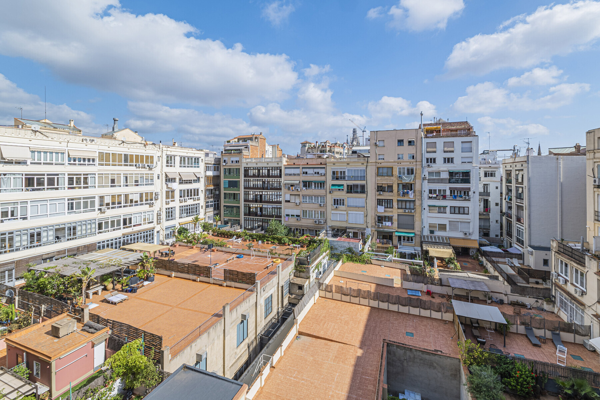  Exclusive brand new property in Girona pedestrian street in Quadrat d