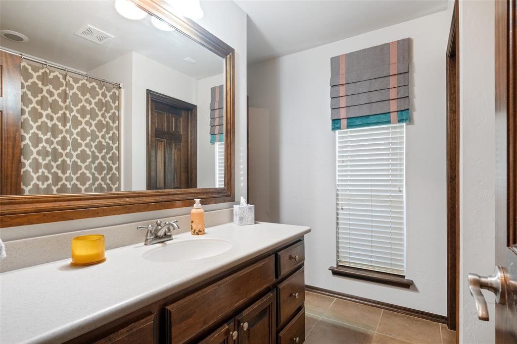 Norman, Oklahoma, 73072, United States, 4 Bedrooms Bedrooms, ,4 BathroomsBathrooms,Residential,For Sale,1974700