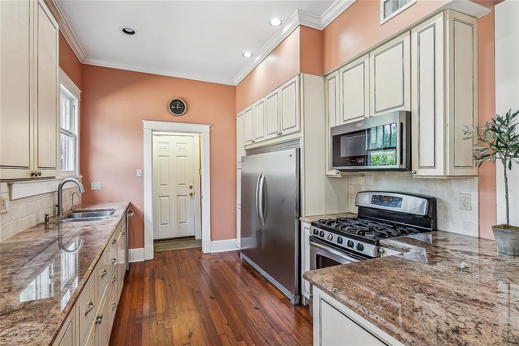 New Orleans, Louisiana, 70118, United States, 6 Bedrooms Bedrooms, ,4 BathroomsBathrooms,Residential,For Sale,1821209