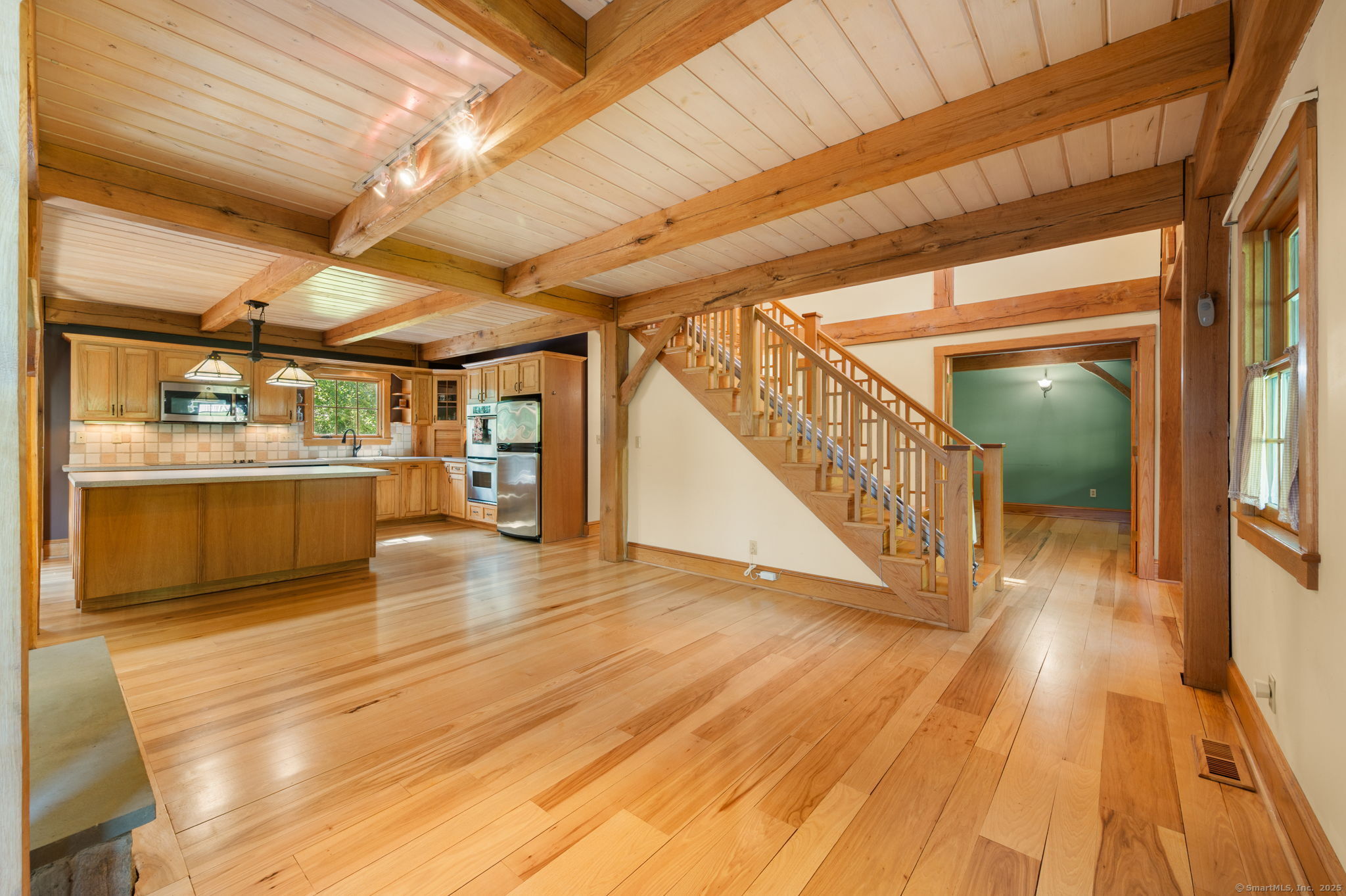 East Lyme, Connecticut, 06333, United States, 4 Bedrooms Bedrooms, ,3 BathroomsBathrooms,Residential,For Sale,1890617