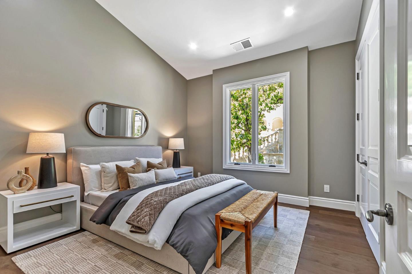 Los Gatos, California, 95032, United States, 8 Bedrooms Bedrooms, ,11 BathroomsBathrooms,Residential,For Sale,1855941