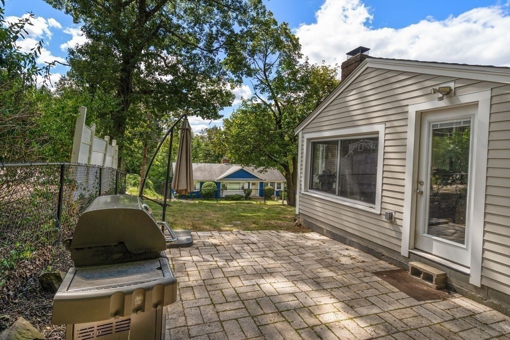 Waltham, Massachusetts, 02453, United States, 3 Bedrooms Bedrooms, ,2 BathroomsBathrooms,Residential,For Sale,1939650