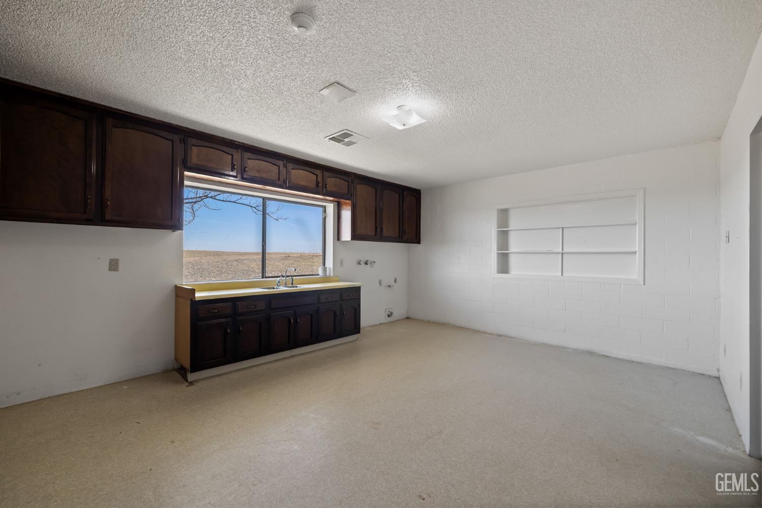 Mc Farland, California, 93250, United States, 3 Bedrooms Bedrooms, ,2 BathroomsBathrooms,Residential,For Sale,1994754