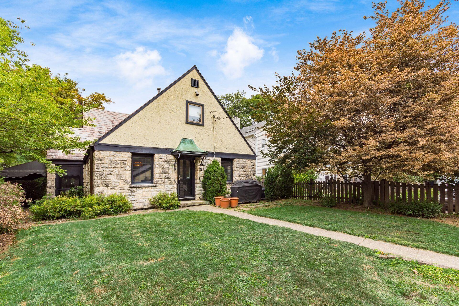 Bexley, Ohio, 43209, United States, 3 Bedrooms Bedrooms, ,2 BathroomsBathrooms,Residential,For Sale,1926362