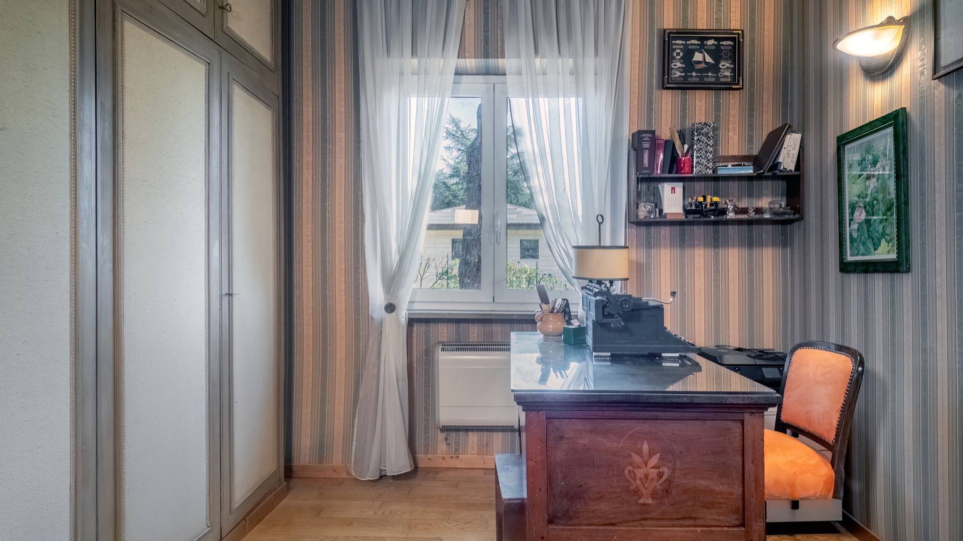 Roma, Roma, 00100, IT, 4 Bedrooms Bedrooms, ,4 BathroomsBathrooms,Residential,For Sale,1932410