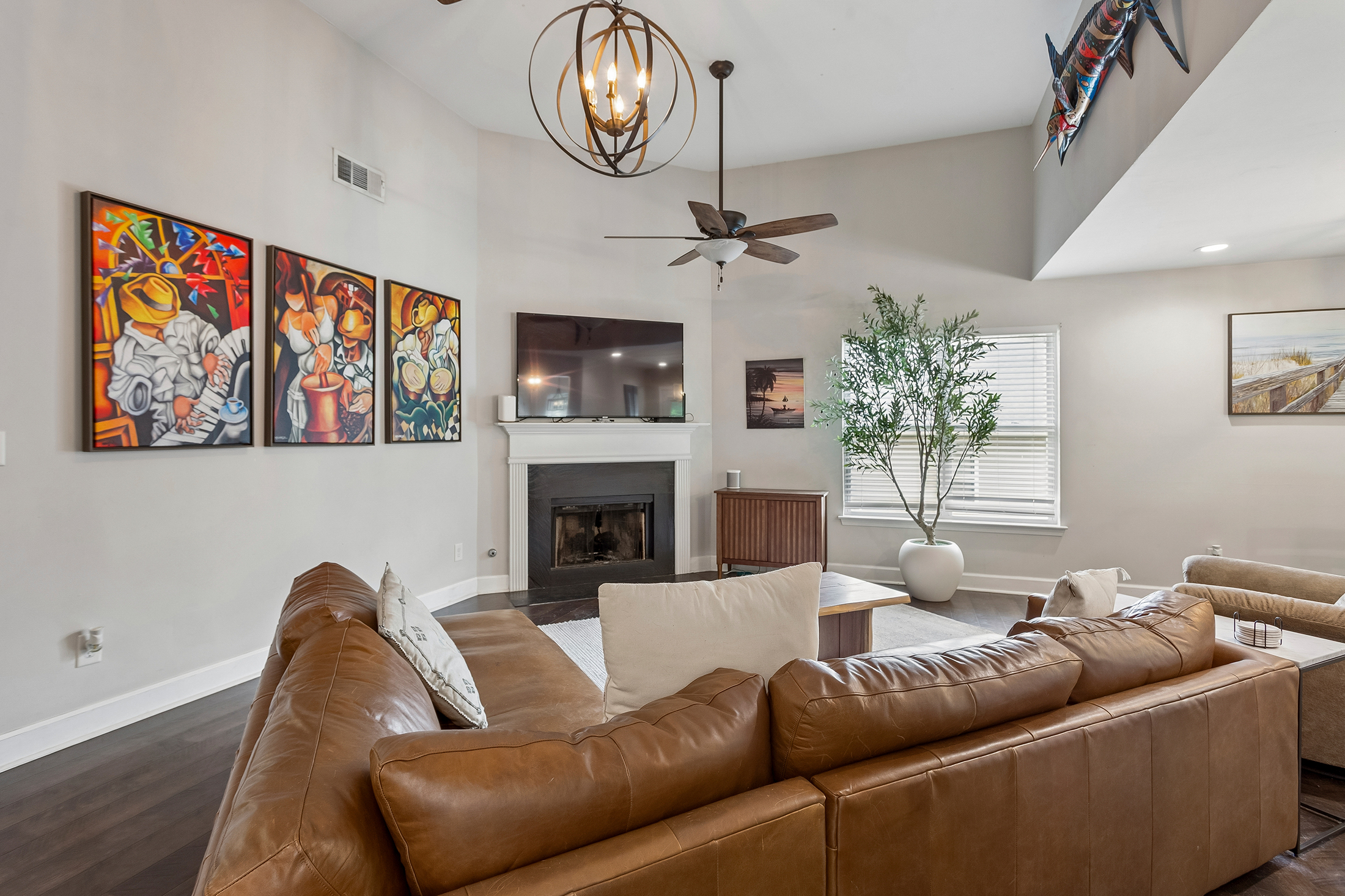 Beautifully Updated and Move-in Ready Four Bedroom Home - 物件實景