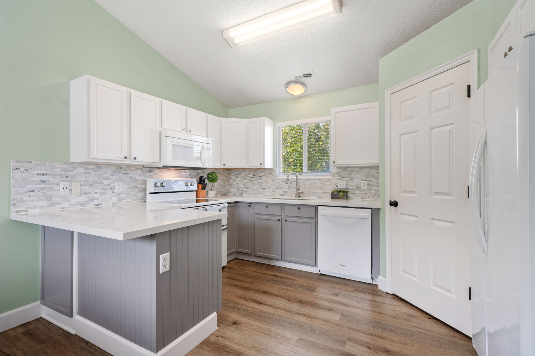 Lehi, Utah, 84043, United States, 4 Bedrooms Bedrooms, ,3 BathroomsBathrooms,Residential,For Sale,1973870