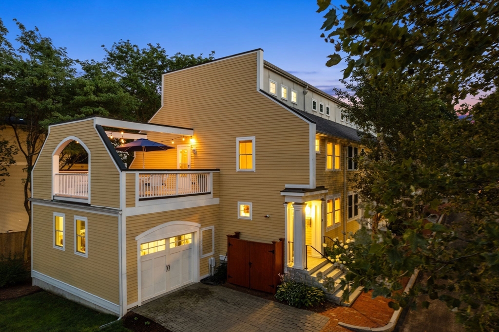 Newburyport, Massachusetts, 01950, United States, 3 Bedrooms Bedrooms, ,3 BathroomsBathrooms,Residential,For Sale,1918140