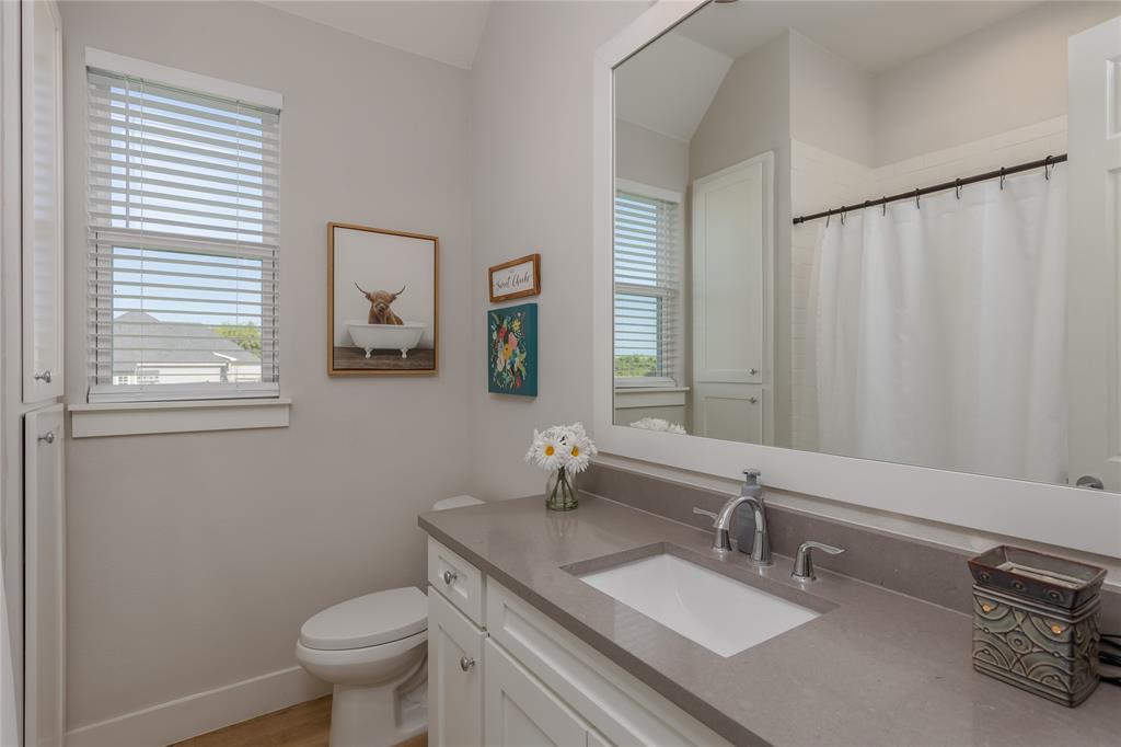 Weatherford, Texas, 76085, United States, 4 Bedrooms Bedrooms, ,2 BathroomsBathrooms,Residential,For Sale,1904359