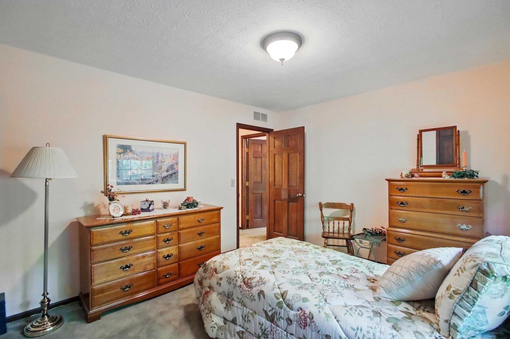Springfield, Ohio, 45504, United States, 4 Bedrooms Bedrooms, ,3 BathroomsBathrooms,Residential,For Sale,1927340