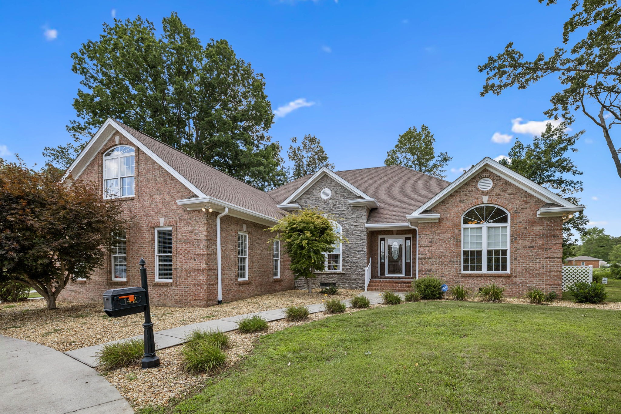 Manchester, Tennessee, 37355, United States, 4 Bedrooms Bedrooms, ,4 BathroomsBathrooms,Residential,For Sale,1937167