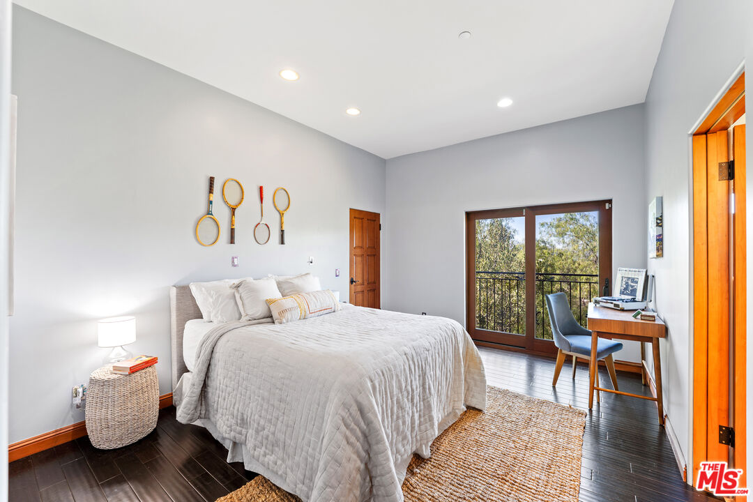 Calabasas, California, 91302, United States, 4 Bedrooms Bedrooms, ,3 BathroomsBathrooms,Residential,For Sale,1987889