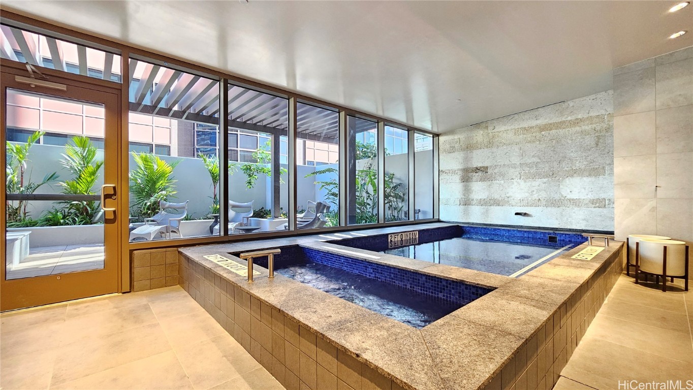 Honolulu, Hawaii, 96814, United States, 2 Bedrooms Bedrooms, ,2 BathroomsBathrooms,Residential,For Sale,1699927