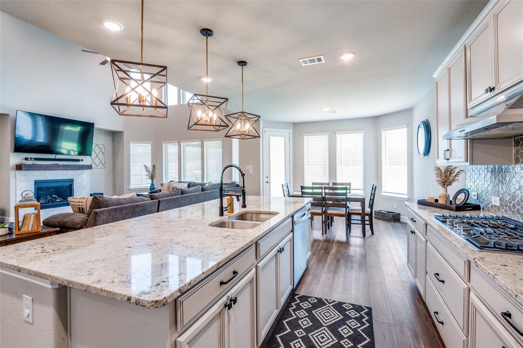 Prosper, Texas, 75078, United States, 5 Bedrooms Bedrooms, ,4 BathroomsBathrooms,Residential,For Sale,1898856