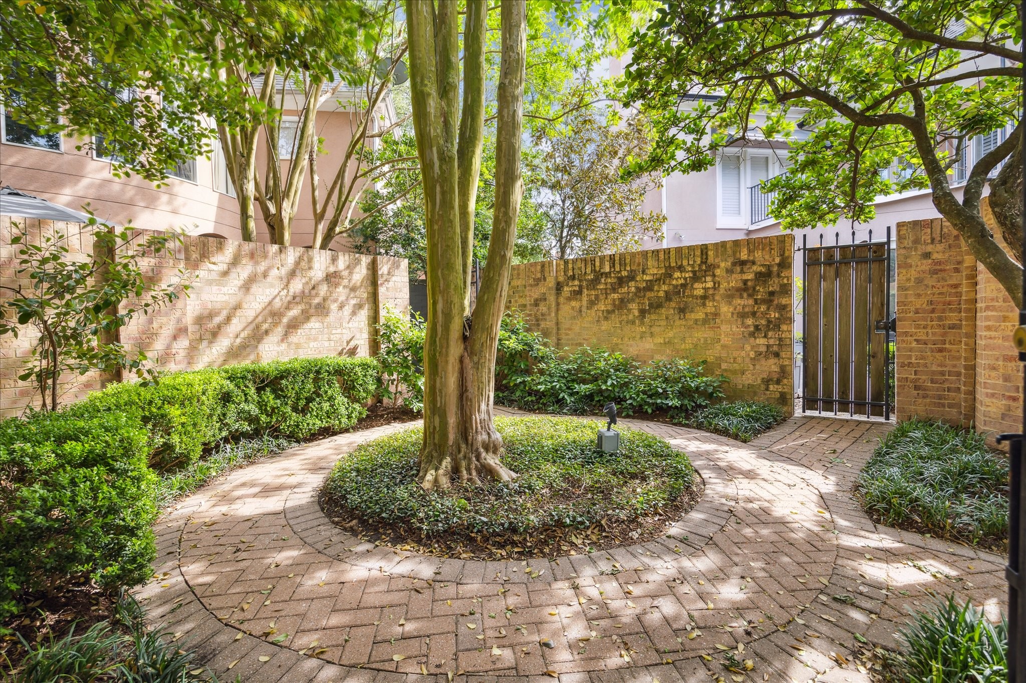  3118 Sackett Street - 物件實景