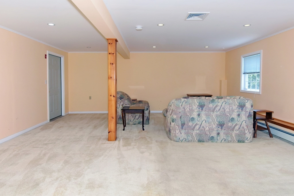Worcester, Massachusetts, 01602, United States, 3 Bedrooms Bedrooms, ,2 BathroomsBathrooms,Residential,For Sale,1902037