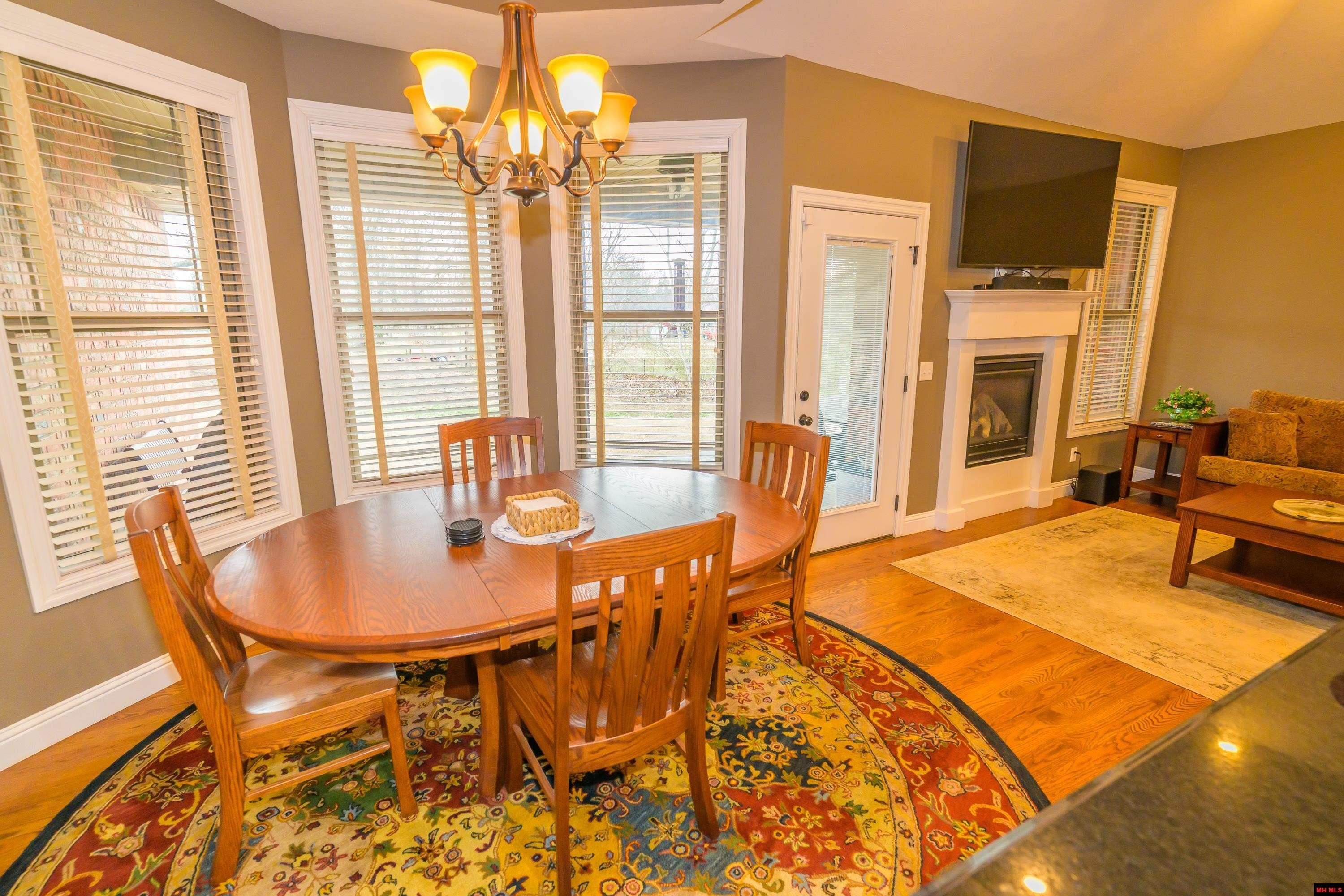 Mountain Home, Arkansas, 72653, United States, 3 Bedrooms Bedrooms, ,2 BathroomsBathrooms,Residential,For Sale,2033184
