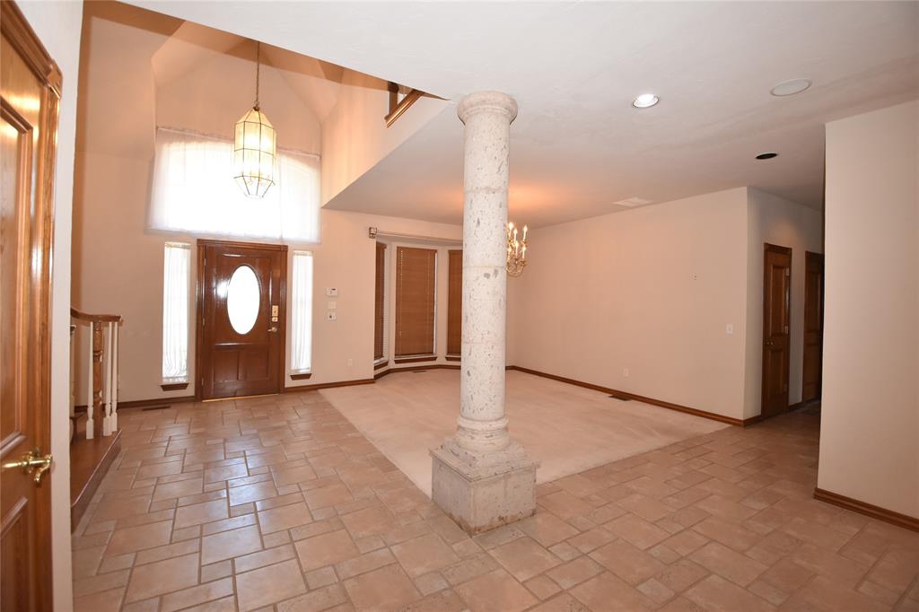 Oklahoma City, Oklahoma, 73142, United States, 5 Bedrooms Bedrooms, ,4 BathroomsBathrooms,Residential,For Sale,1935370
