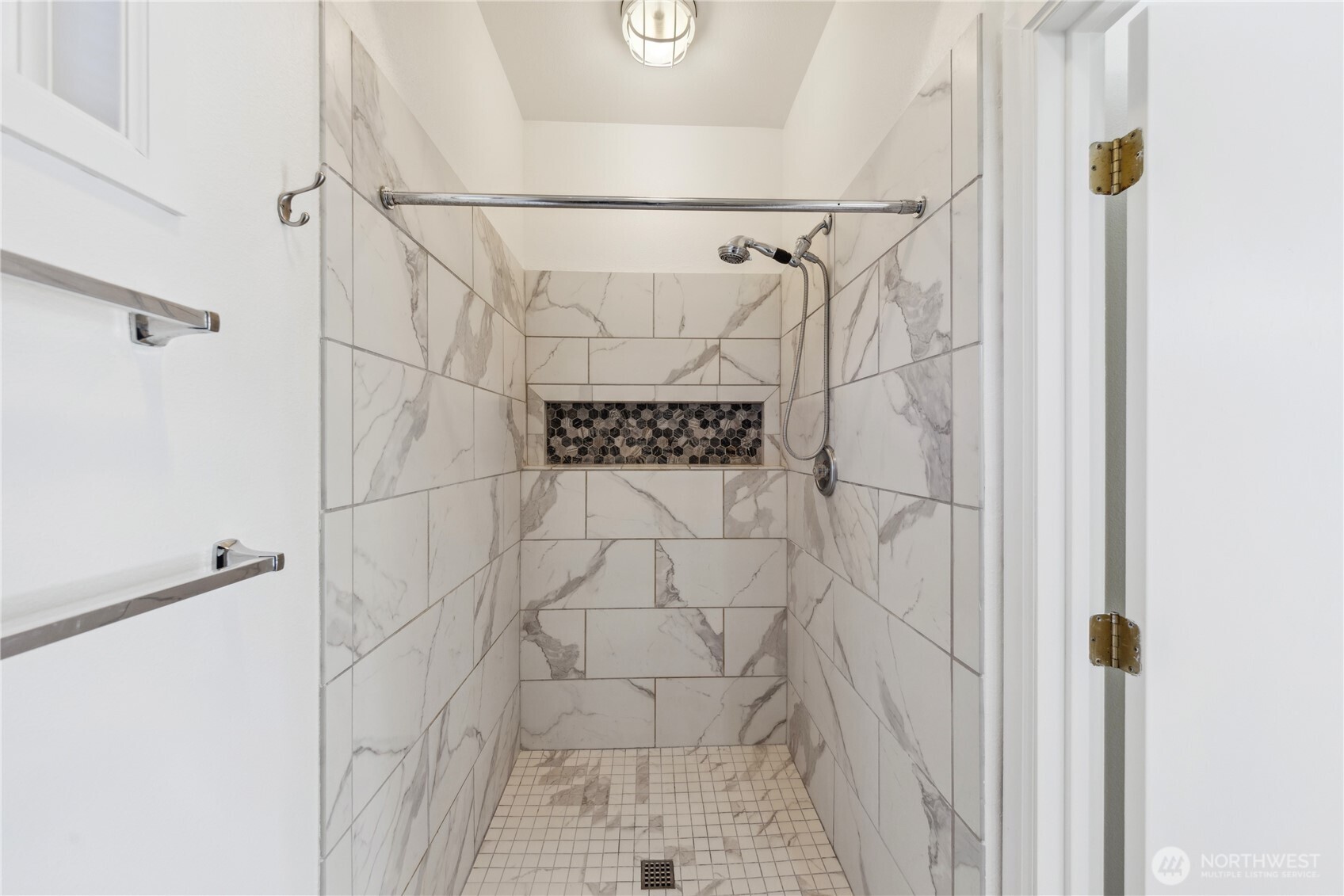 Anacortes, Washington, 98221, United States, 3 Bedrooms Bedrooms, ,1 BathroomBathrooms,Residential,For Sale,1875687