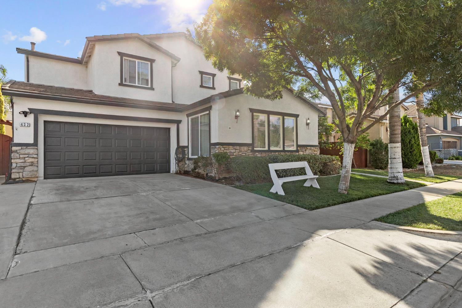 Patterson, California, 95363, United States, 5 Bedrooms Bedrooms, ,3 BathroomsBathrooms,Residential,For Sale,1982239