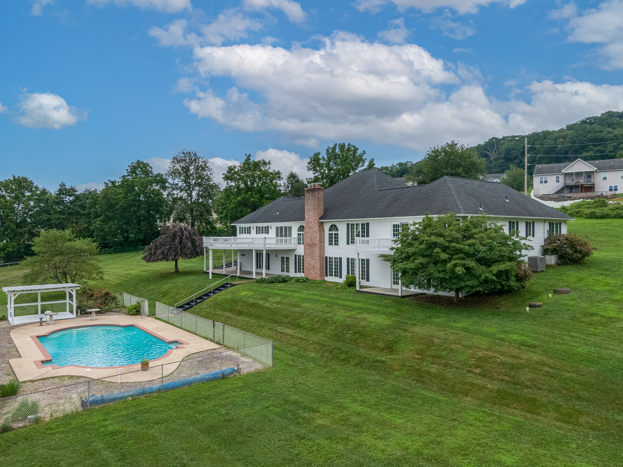 Sinking Spring, Pennsylvania, 19608, United States, 5 Bedrooms Bedrooms, ,5 BathroomsBathrooms,Residential,For Sale,1900747