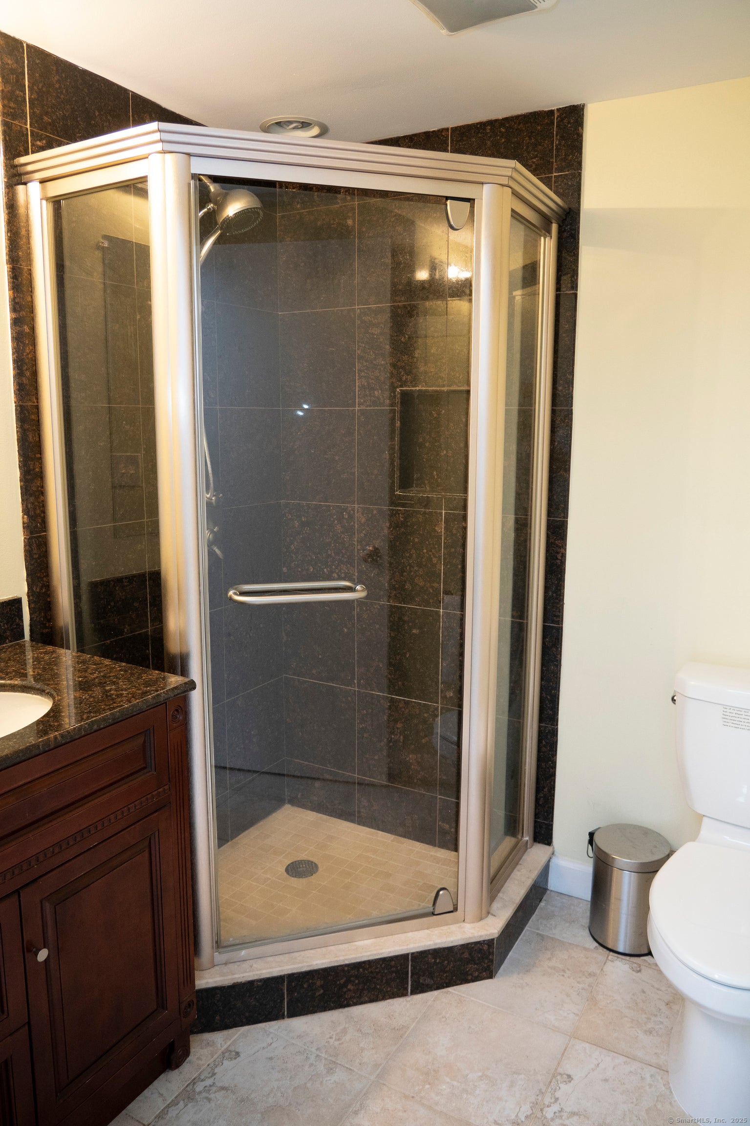 Trumbull, Connecticut, 06611, United States, 3 Bedrooms Bedrooms, ,3 BathroomsBathrooms,Residential,For Sale,1937031