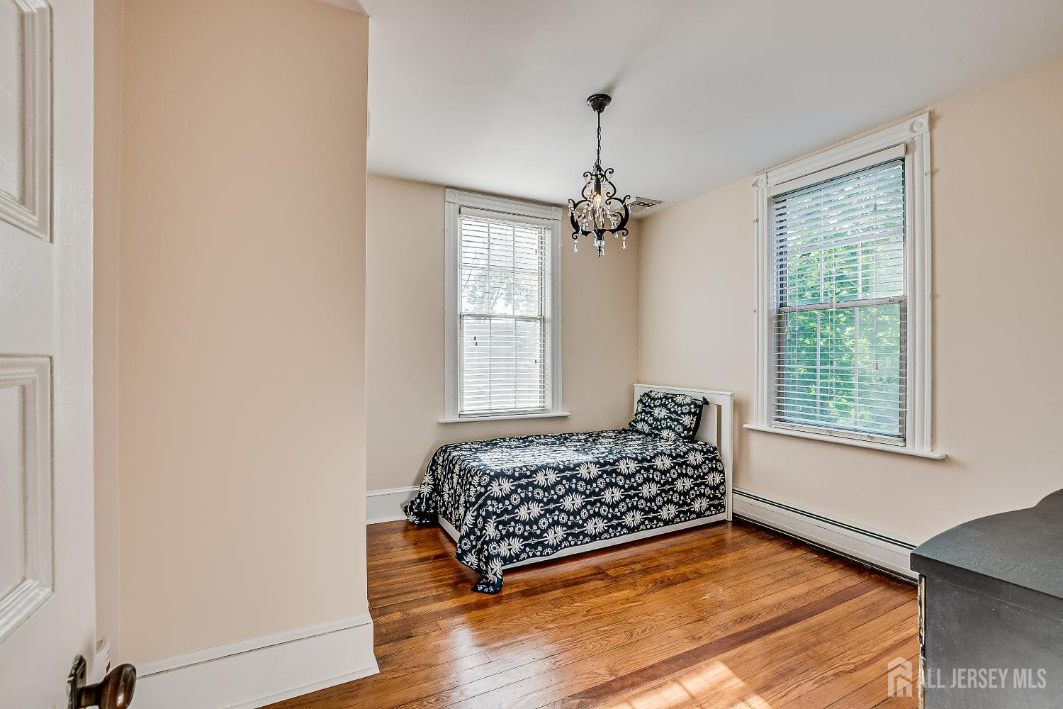 Metuchen, New Jersey, 08840, United States, 5 Bedrooms Bedrooms, ,3 BathroomsBathrooms,Residential,For Sale,1903678