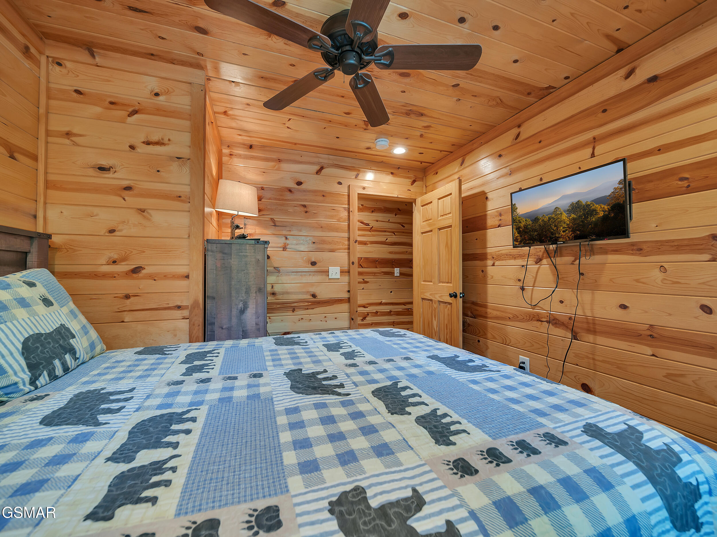 Pigeon Forge, Tennessee, 37876, United States, 4 Bedrooms Bedrooms, ,4 BathroomsBathrooms,Residential,For Sale,1944632