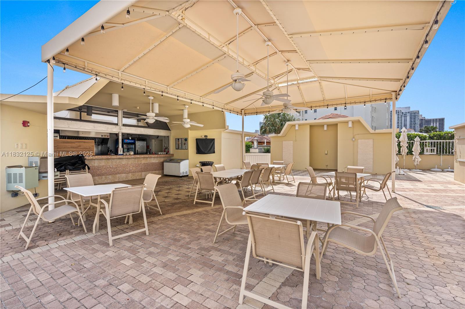 Aventura, Florida, 33180, United States, 2 Bedrooms Bedrooms, ,3 BathroomsBathrooms,Residential,For Sale,1885240