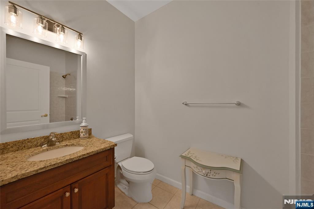Rochelle Park, New Jersey, 07662, United States, 2 Bedrooms Bedrooms, ,3 BathroomsBathrooms,Residential,For Sale,1906079