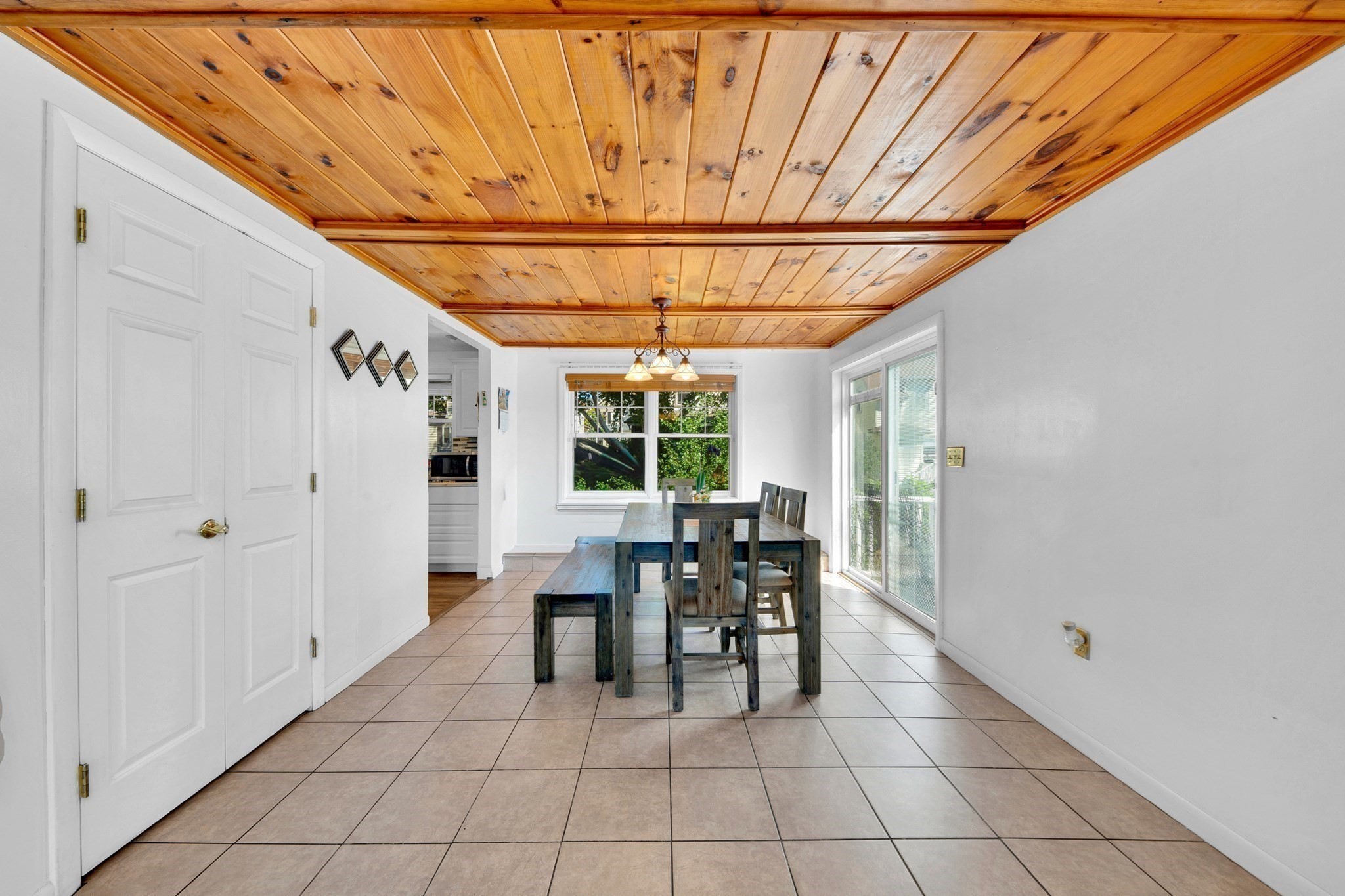 Lynn, Massachusetts, 01905, United States, 4 Bedrooms Bedrooms, ,3 BathroomsBathrooms,Residential,For Sale,1979746