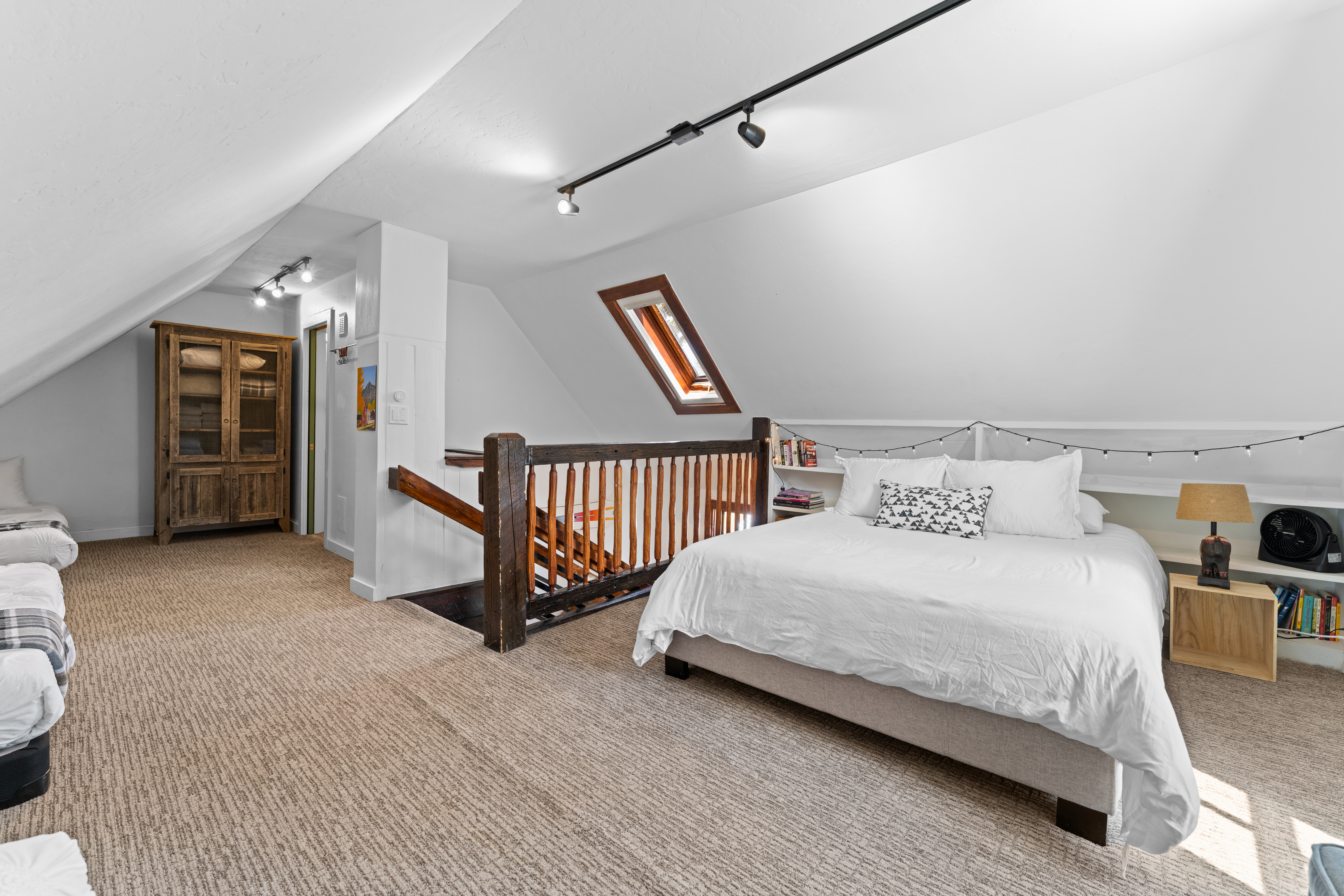  Meticulously Remodeled Historic Home - 物件實景