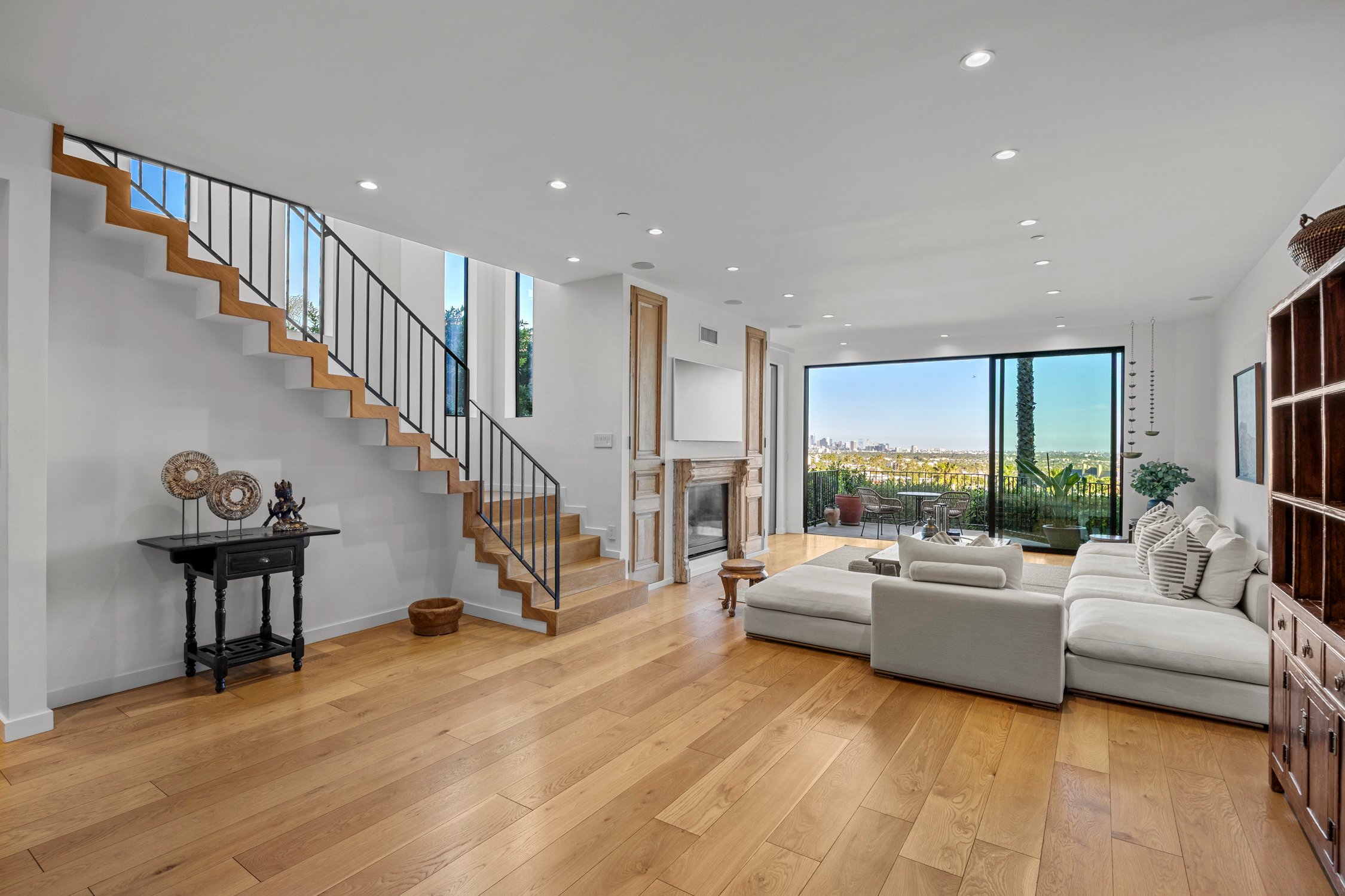  8241 Lincoln Terrace - 物件實景