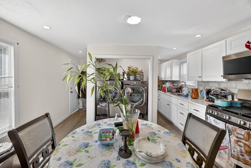 Boston, Massachusetts, 02136, United States, 3 Bedrooms Bedrooms, ,1 BathroomBathrooms,Residential,For Sale,2036481