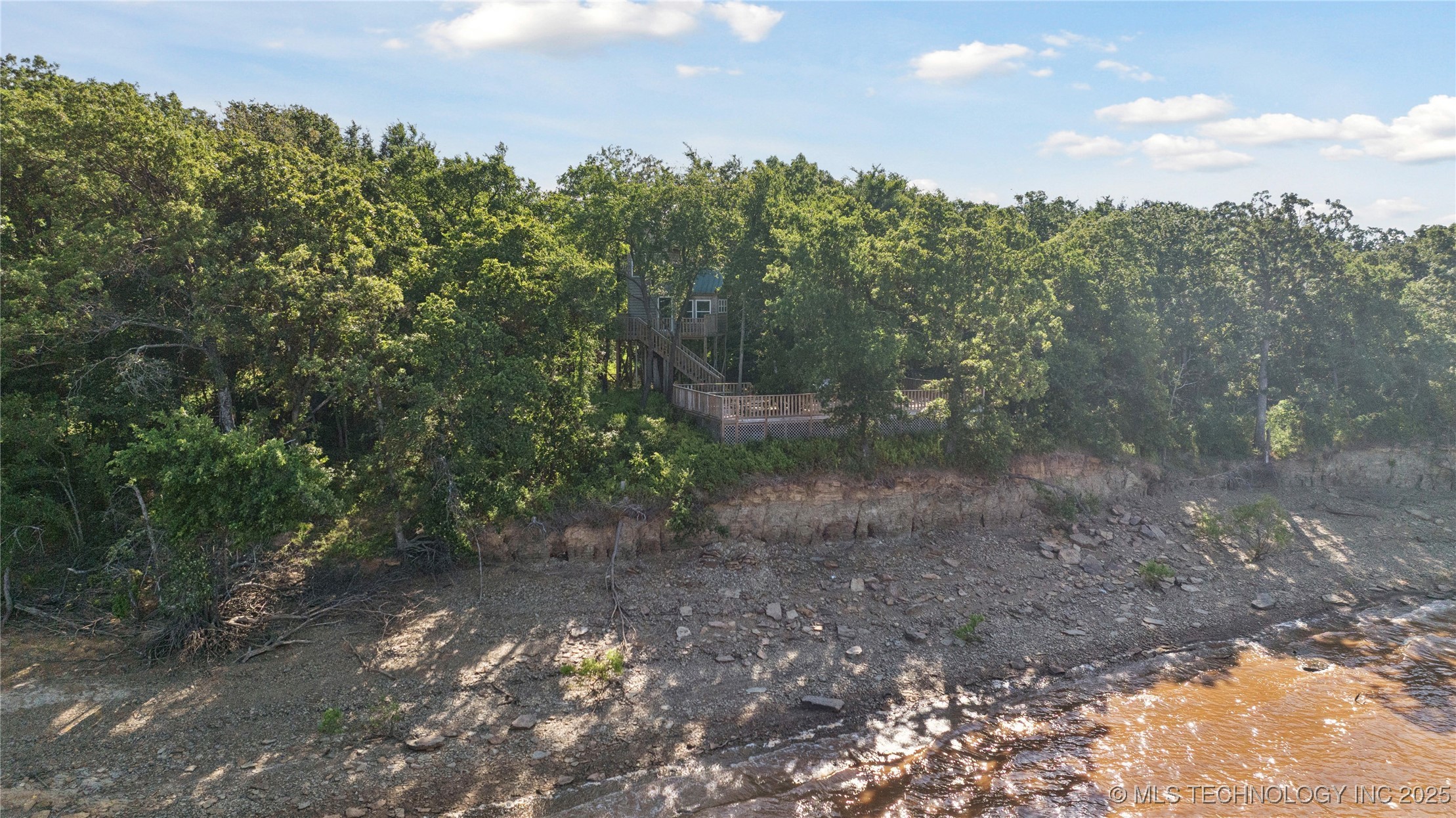 Henryetta, Oklahoma, 74437, United States, 3 Bedrooms Bedrooms, ,2 BathroomsBathrooms,Residential,For Sale,1907675
