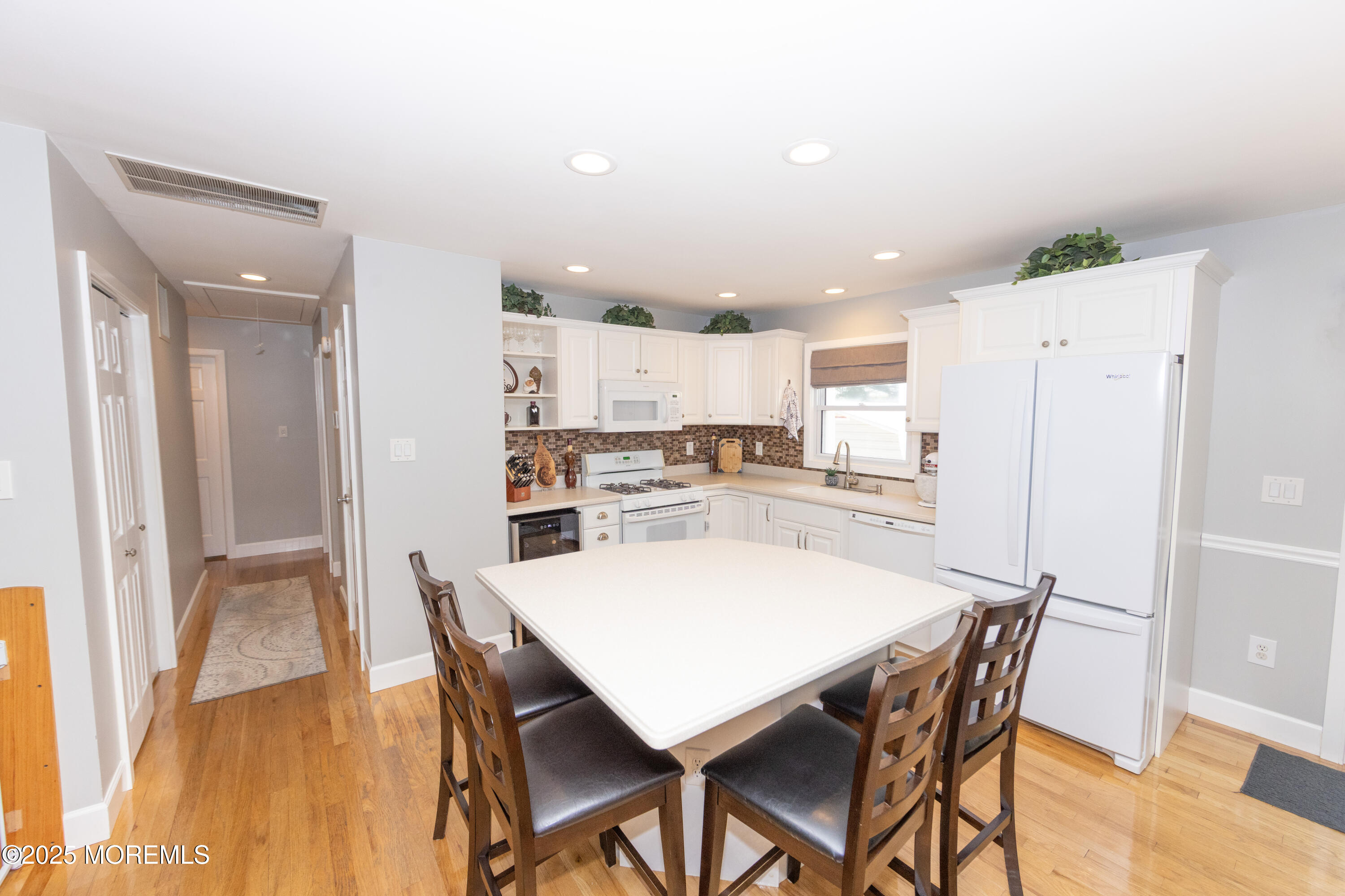 Jackson, New Jersey, 08527, United States, 6 Bedrooms Bedrooms, ,2 BathroomsBathrooms,Residential,For Sale,1912275