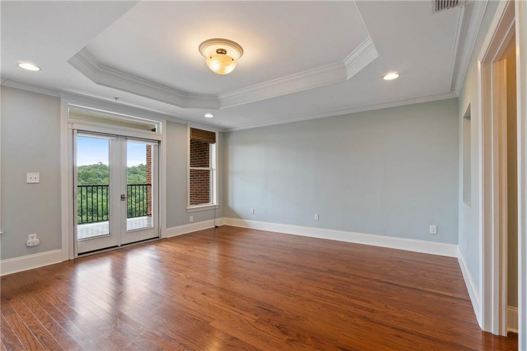 Roswell, Georgia, 30075, United States, 2 Bedrooms Bedrooms, ,3 BathroomsBathrooms,Residential,For Sale,1928798