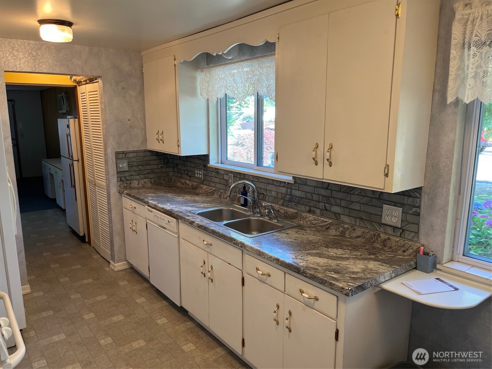 Auburn, Washington, 98002, United States, 5 Bedrooms Bedrooms, ,1 BathroomBathrooms,Residential,For Sale,1930988
