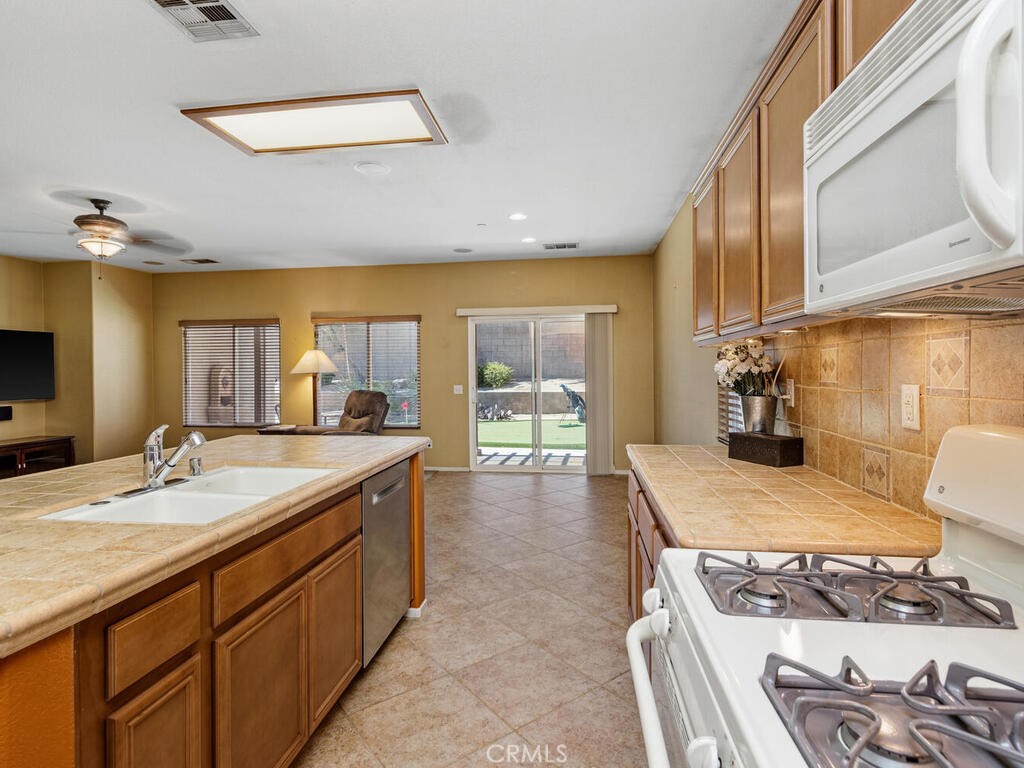 Palm Springs, California, 92262, United States, 3 Bedrooms Bedrooms, ,2 BathroomsBathrooms,Residential,For Sale,1938001