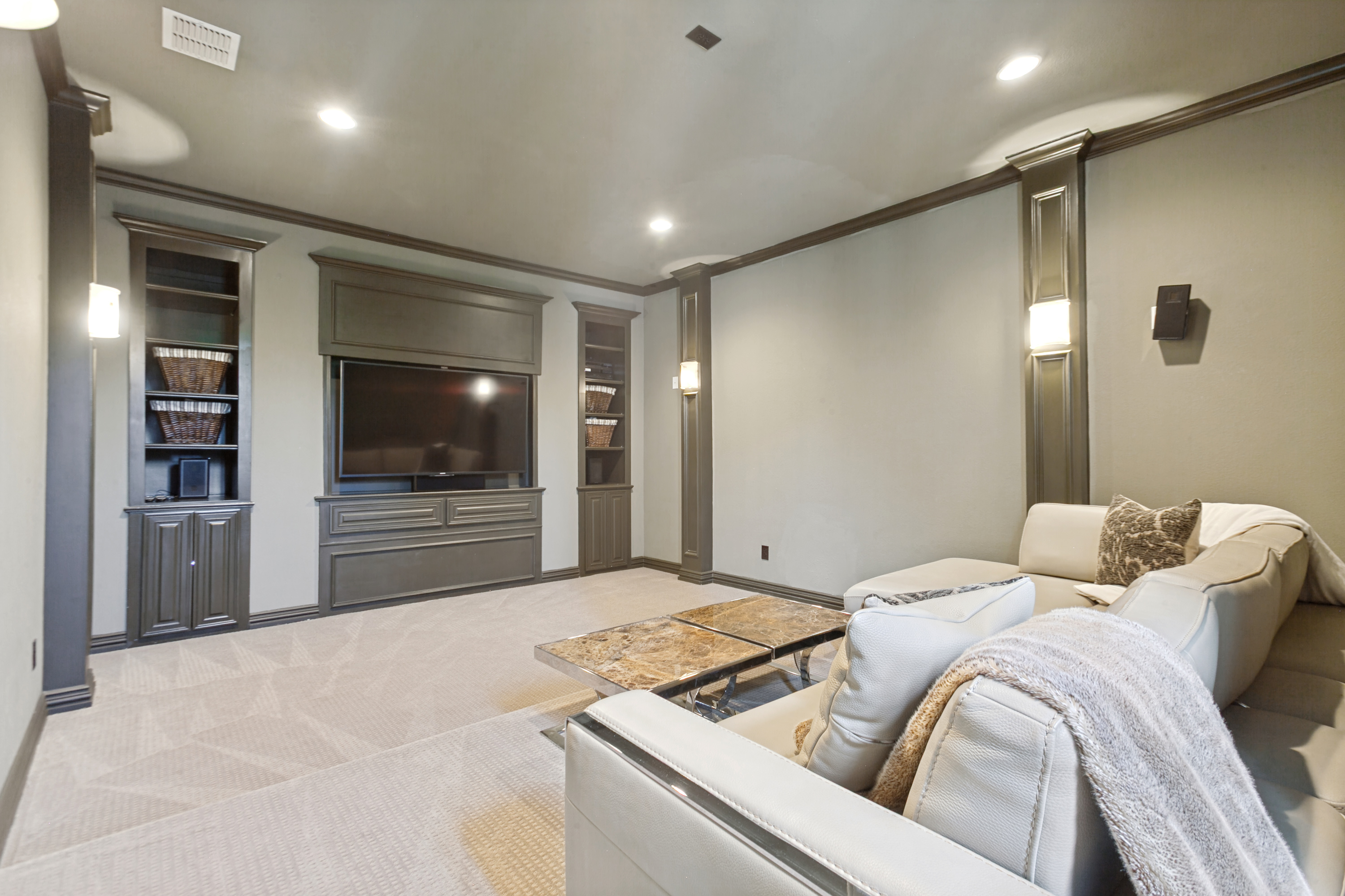  Preston Hollow 5-Bedroom Home with Pool, 2 Offices, and First-Floor Primary - 物件實景