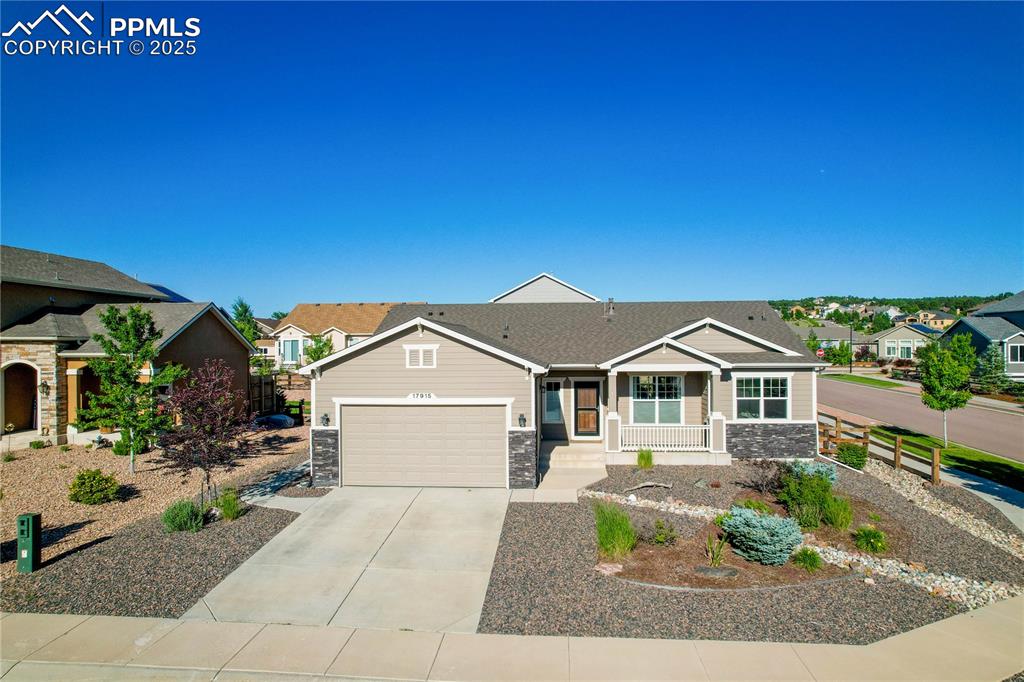 Monument, Colorado, 80132, United States, 5 Bedrooms Bedrooms, ,3 BathroomsBathrooms,Residential,For Sale,1875210