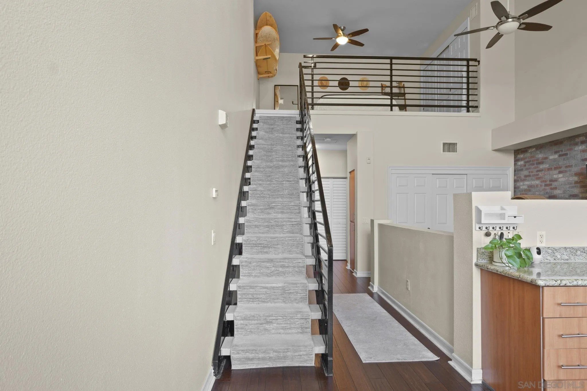 San Diego, California, 92101, United States, 1 Bedroom Bedrooms, ,1 BathroomBathrooms,Residential,For Sale,1951251