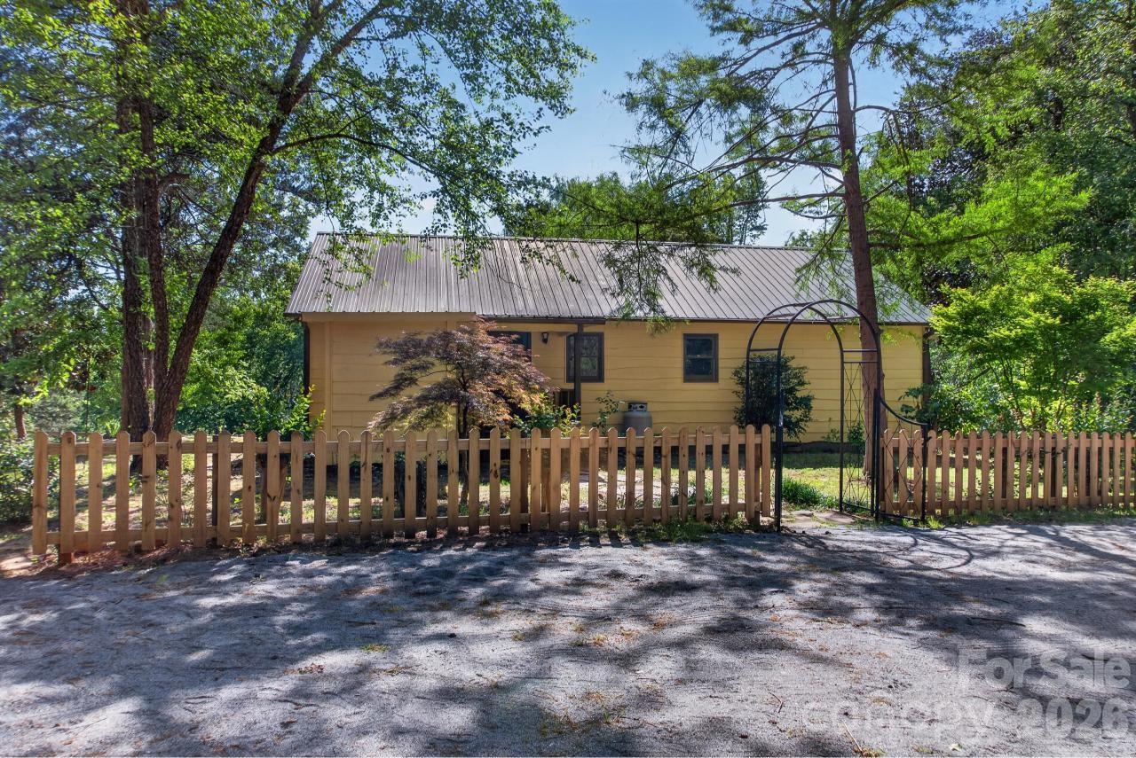 Columbus, North Carolina, 28722, United States, 2 Bedrooms Bedrooms, ,2 BathroomsBathrooms,Residential,For Sale,2044748
